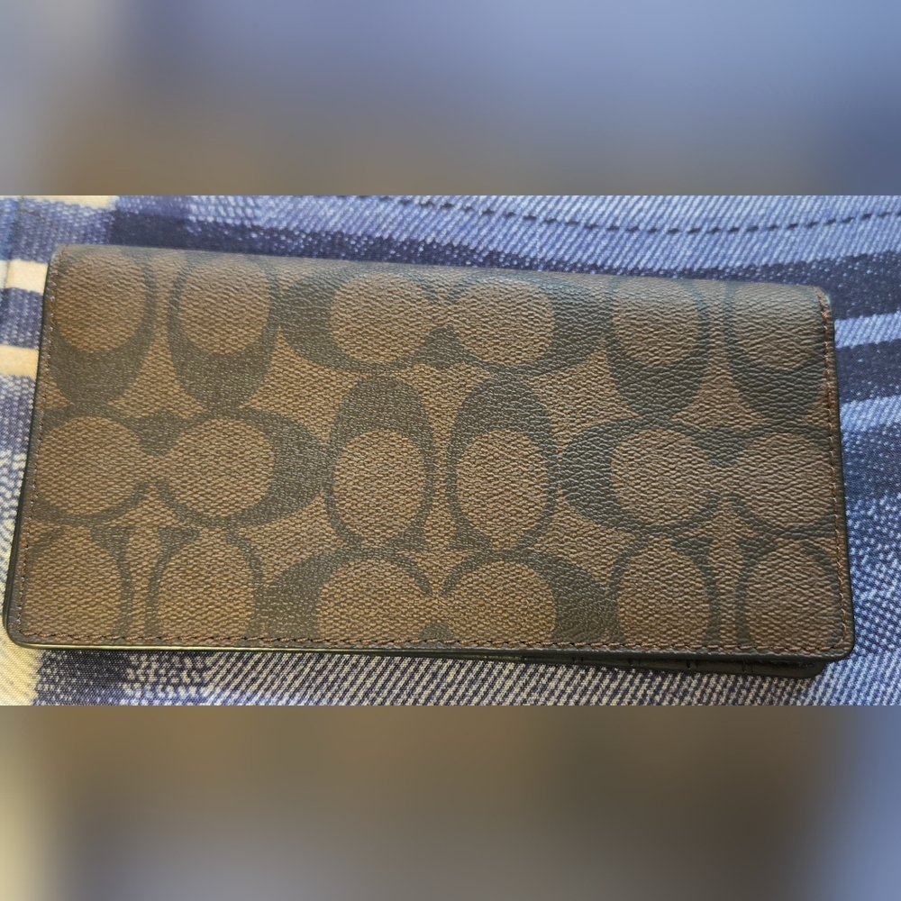 Coach Signature Slim Wallet - Picture 4 of 5